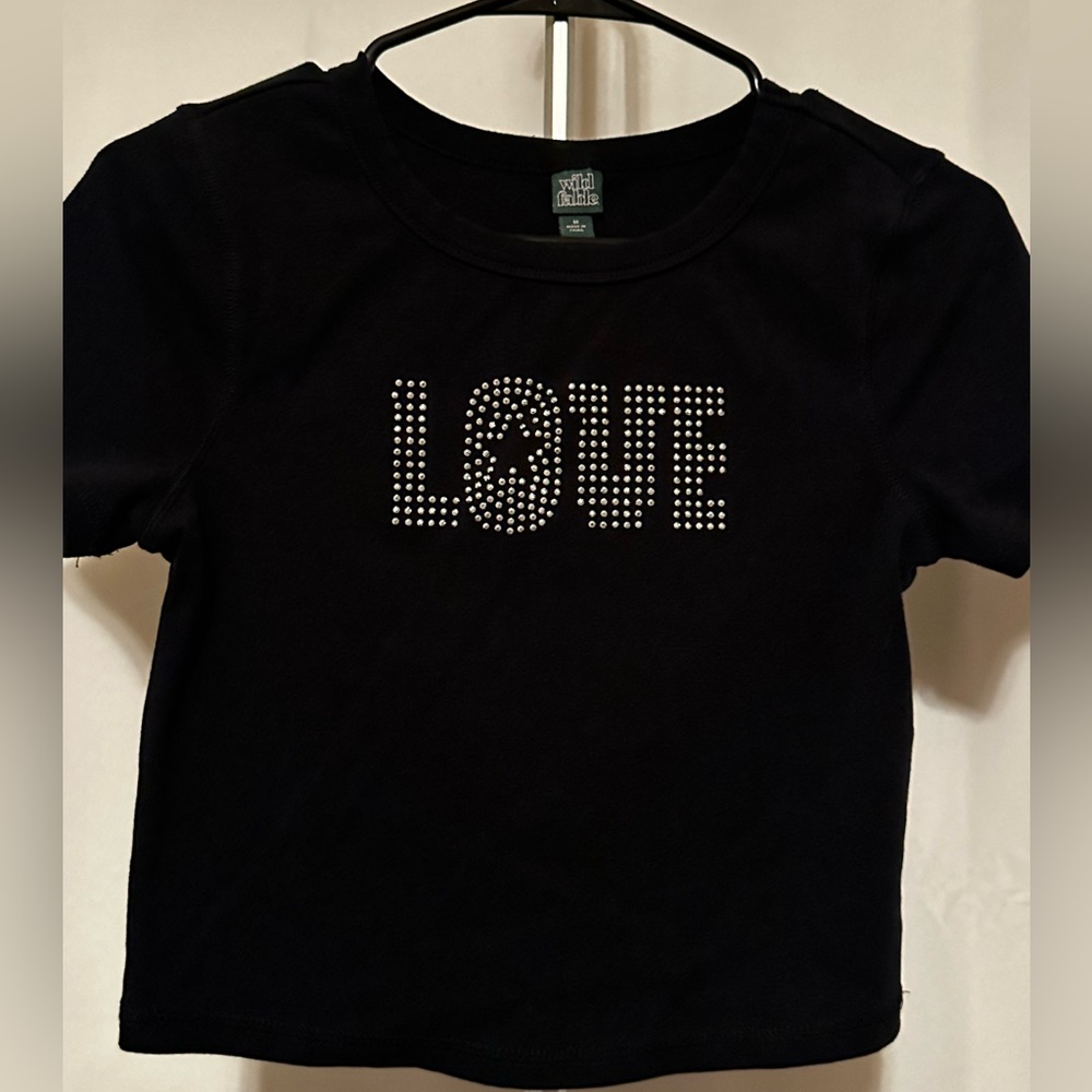 Wild Fable LOVE sequence fitted crop top. Size Medium. Really great looking.